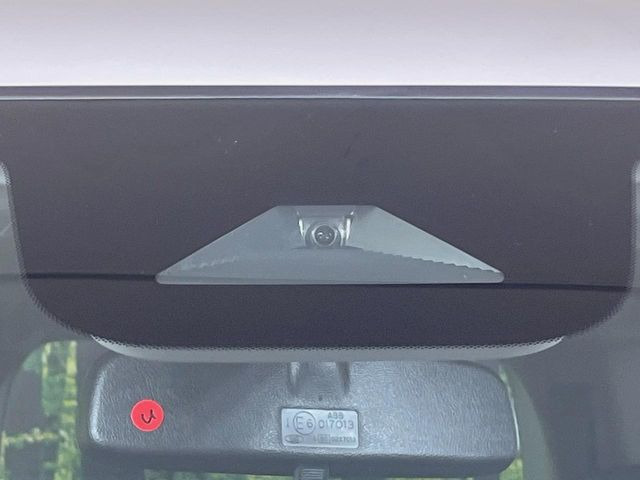 �y�z���_�Z���V���O�z���s���ɑO���̎ԗ�����F�����A�Փ˂������Ȏ��͌x��ƃu���[�L�ŏՓˉ���Ɣ�Q�y�����A�V�X�g�B�����S�Ƀh���C�u�����y���݂��������܂��B