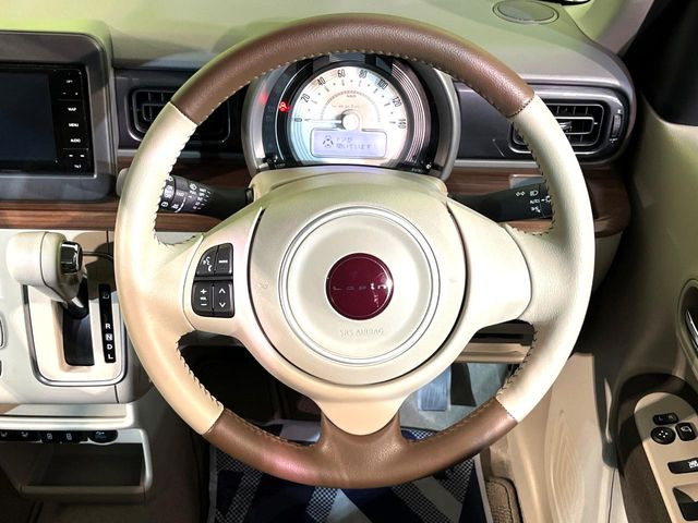 �y�����v�����X�e�A�����O�z�㎿�Ȋv���g�p���邱�ƂŁA��ɂ����������݂ƂĂ��^�]���₷���n���h���ł���