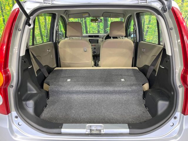 ���i�̂���������ʋ΁A���}���ɏ\���ȉ׎��X�y�[�X���m�ۂ��Ă���܂��B�Z�J���h�V�[�g��|���ƁA�傫�ȉו��̐ύڂ��\�ł���