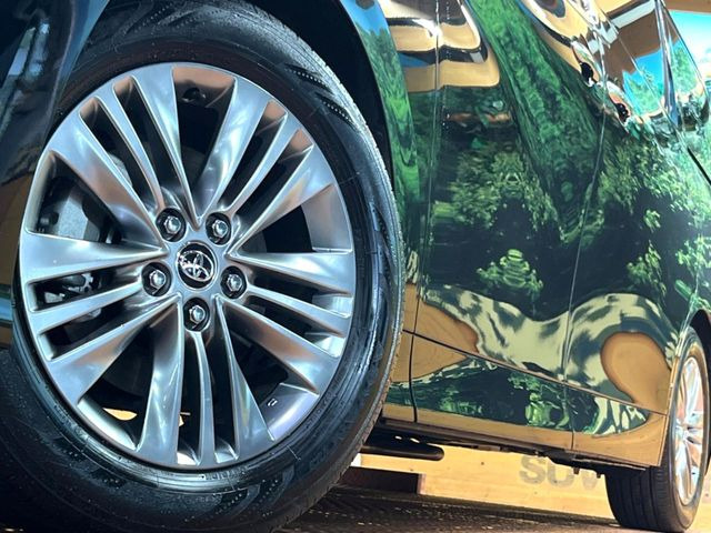 �y����18�C���`�A���~�z�C�[���z�O�ςɃ}�b�`���������A���~�z�C�[���𑕒����Ă���܂��B�e��ЊO�A���~�z�C�[����A�X�^�b�h���X�^�C�����戵�����Ă���܂��B���񂲑��k����������