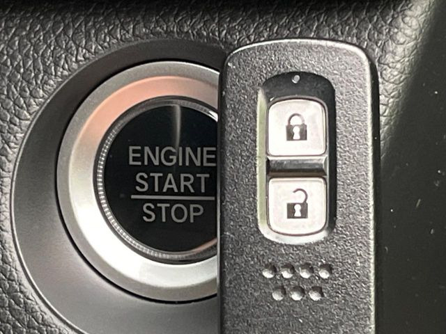 �yHonda�X�}�[�g�L�[�z�J�o����|�P�b�g�ɓ��ꂽ�܂܂ł��h�A�̎{���E�������\�ȃX�}�[�g�L�[�𑕔��B�G���W���̃I���E�I�t�����J�M�����o���K�v����������Ƃ��Ă��֗��ł���