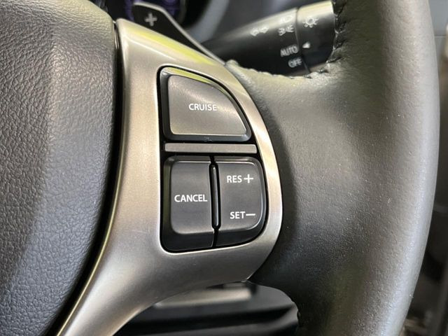 �y�N���[�Y�R���g���[���z�������H�����N���N���s�B�A�N�Z���𗣂��Ă���葬�x�ő��s���ł��A�������^�]���̕��S���y��!�����E�������ȒP�ȃX�C�b�`����Œ����ł��܂��B