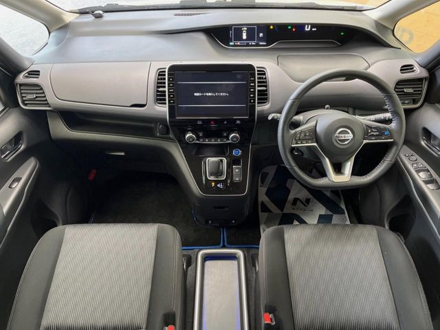 セレナ1.2 e-POWER ハイウェイスターV