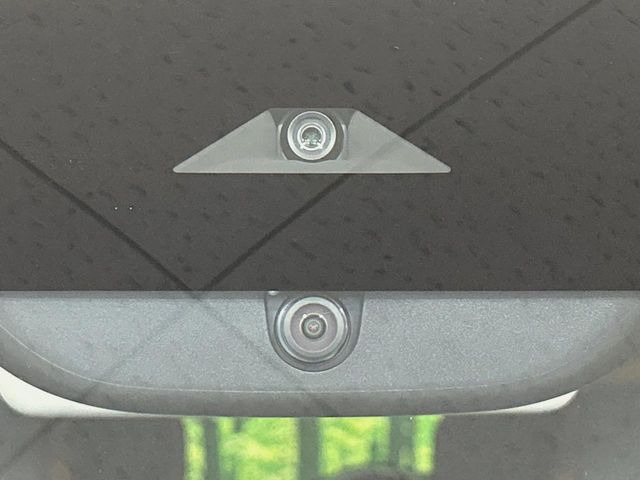 �y�C���e���W�F���g�G�}�[�W�F���V�[�u���[�L�z�t�����g�J�����őO���̎ԗ�����s�҂����m�B�Փ˂������Ȏ��͏Փ˔�Q�y���u���[�L���쓮�A�Փˉ�����T�|�[�g�B�����S�Ƀh���C�u�����y���݂��������܂��B