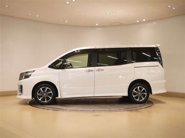 ヴォクシー2.0 ZS 煌II 4WD