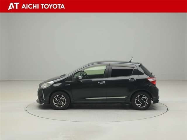 ヴィッツ1.5 ハイブリッド F セーフティ エディション