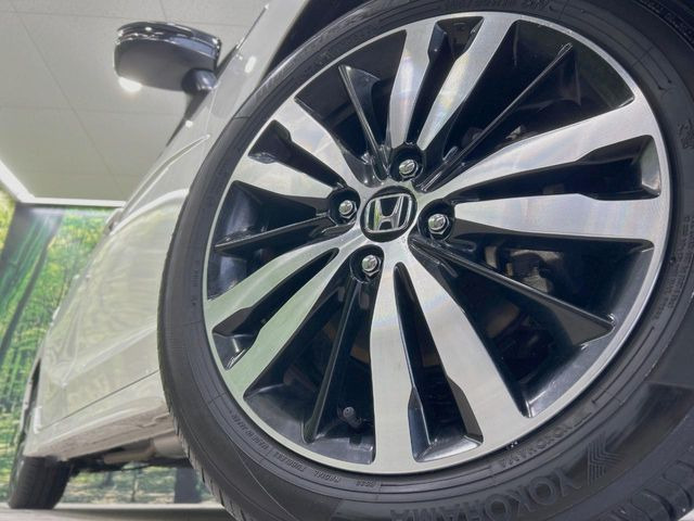 �y����16�C���`�A���~�z�C�[���z�O�ςɃ}�b�`���������A���~�z�C�[���𑕒����Ă���܂��B�e��ЊO�A���~�z�C�[����A�X�^�b�h���X�^�C�����戵�����Ă���܂��B���񂲑��k����������