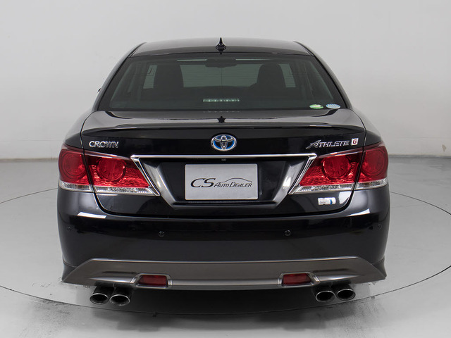 4本出しマフラー装着!!純正の雰囲気を崩さずにスポーティーさを演出いたします!!