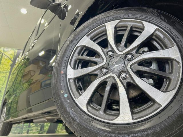 �y����14�C���`�A���~�z�C�[���z�O�ςɃ}�b�`���������A���~�z�C�[���𑕒����Ă���܂��B�e��ЊO�A���~�z�C�[����A�X�^�b�h���X�^�C�����戵�����Ă���܂��B���񂲑��k����������