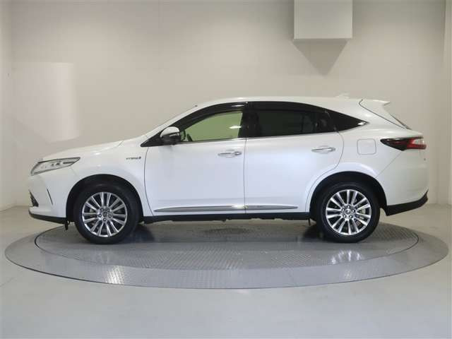 ハリアー2.5 ハイブリッド E-Four プレミアム 4WD