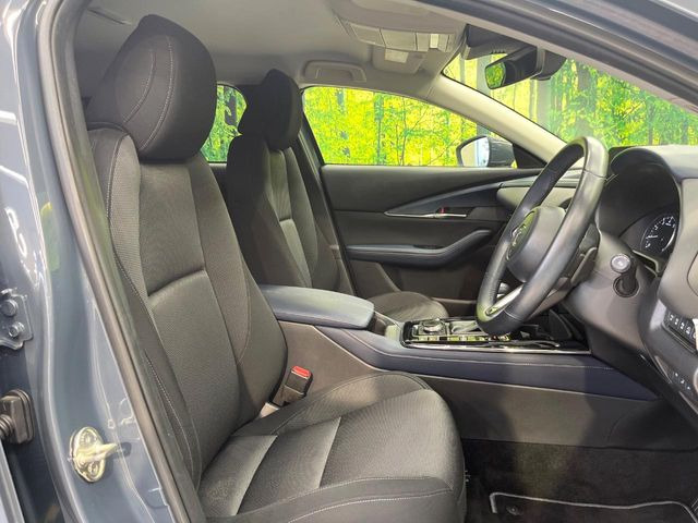 【パワーシート】スイッチ一つで簡単にシートの微調整が可能!電動だから力もいりません!快適なシートポジションにセットして、快適なドライブをお楽しみください。