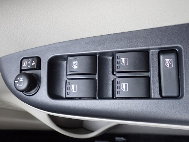 �d���i�[���h�A�~���[�E�p���[�E�B���h�E�������Ă��܂��B