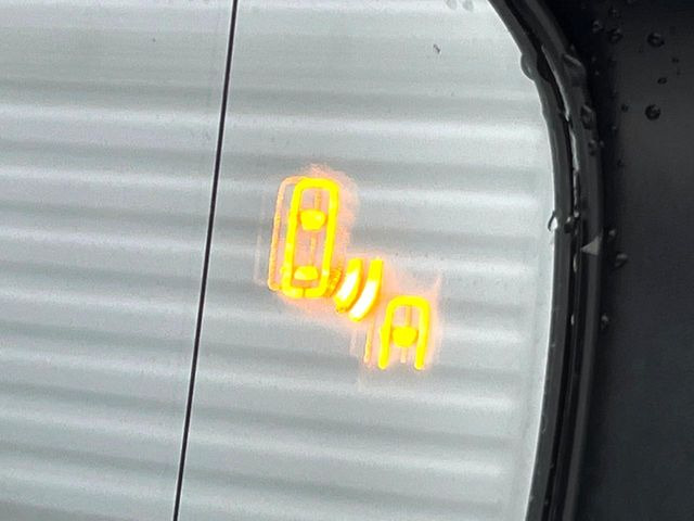 �y�u���C���h�X�|�b�g���j�^�[�z���s���A�h�A�~���[�̎��p�ɂȂ�₷���ӏ��Ɍ㑱�Ԃ��ڋ߂���ƃT�C�h�~���[�̃����Y�Ɍx����\��!�h���C�o�[�ɒ��ӊ��N�����Ă���܂��B