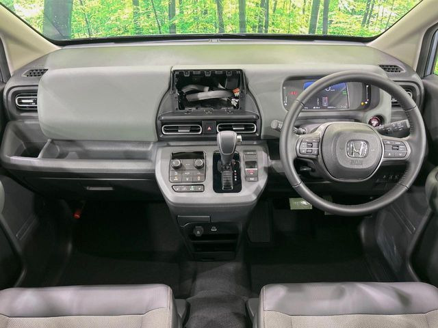 フリード1.5 e:HEV クロスター