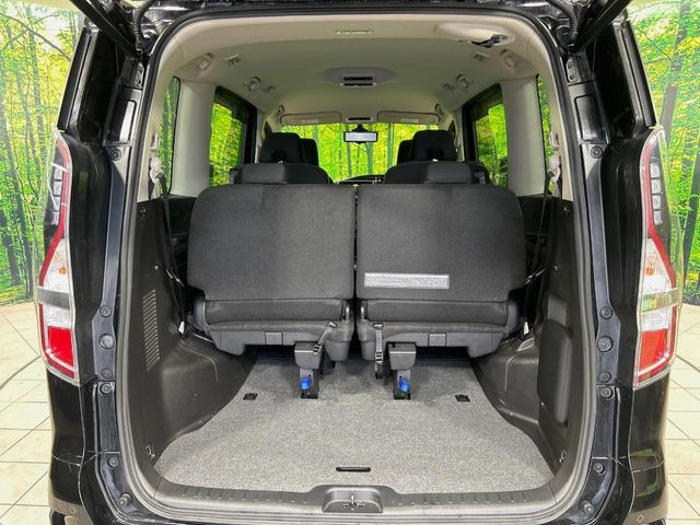 ���i�̂���������ʋ΁A���}���ɏ\���ȉ׎��X�y�[�X���m�ۂ��Ă���܂��B�Z�J���h�V�[�g��|���ƁA�傫�ȉו��̐ύڂ��\�ł���