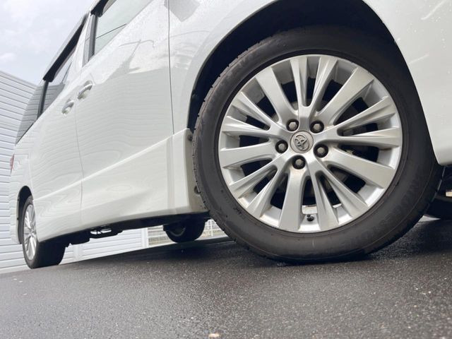 �y����18�C���`�A���~�z�C�[���z�O�ςɃ}�b�`���������A���~�z�C�[���𑕒����Ă���܂��B�e��ЊO�A���~�z�C�[����A�X�^�b�h���X�^�C�����戵�����Ă���܂��B���񂲑��k����������