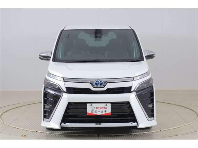 ヴォクシー1.8 ハイブリッド ZS 煌III