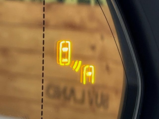 �y�u���C���h�X�|�b�g���j�^�[�z���s���A�h�A�~���[�̎��p�ɂȂ�₷���ӏ��Ɍ㑱�Ԃ��ڋ߂���ƃT�C�h�~���[�̃����Y�Ɍx����\��!�h���C�o�[�ɒ��ӊ��N�����Ă���܂��B