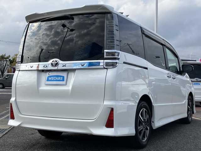 ヴォクシー2.0 ZS 煌