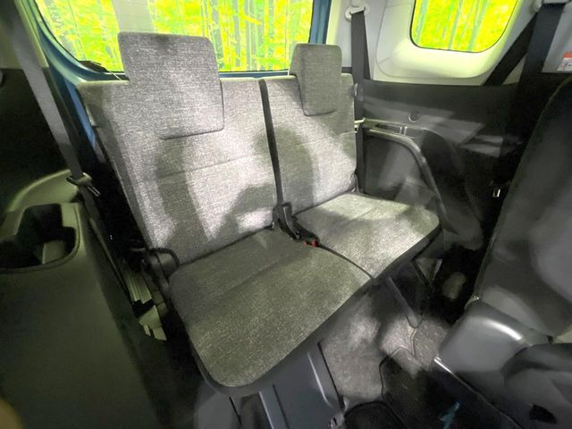 3列目シートはもちろん状態良好☆大人でもゆったりと座って頂けますので、大人数でのお出かけもラクラクです♪ご家族で、気の知れた仲間で、ドライブに行くのが楽しみですね♪