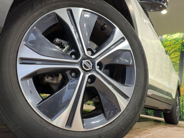 �y����17�C���`�A���~�z�C�[���z�O�ςɃ}�b�`���������A���~�z�C�[���𑕒����Ă���܂��B�e��ЊO�A���~�z�C�[����A�X�^�b�h���X�^�C�����戵�����Ă���܂��B���񂲑��k����������