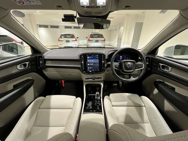 XC40ウルトラ B4 AWD 4WD