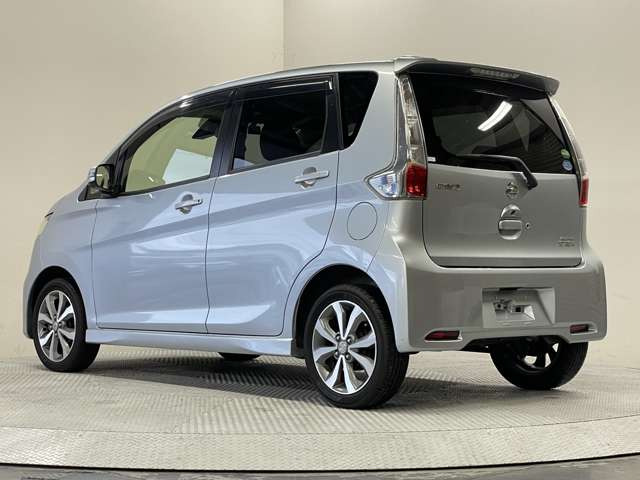 �l�C�̎Ԏ킪�����낢!�e���[�J�[ �ŐV�l�C�Ԃ����C���i�b�v!���ĐG���đI�ׂ�W����ł�!