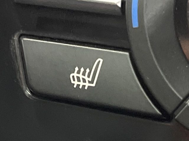 ���t�����g�V�[�g�q�[�e�B���O:�^�]�ȁE����ȋ��ɎO�i�K�Œ��߂��\�ȃV�[�g�q�[�^�[�𑕔����Ă���܂��B�G�߂��킸���K�ɂ��g�p���������܂��B