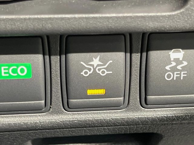 �y�G�}�[�W�F���V�[�u���[�L�z���s���ɑO���̎ԗ�����F�����A�Փ˂������Ȏ��͌x��ƃu���[�L�ŏՓˉ���Ɣ�Q�y�����A�V�X�g�B�����S�Ƀh���C�u�����y���݂��������܂��B