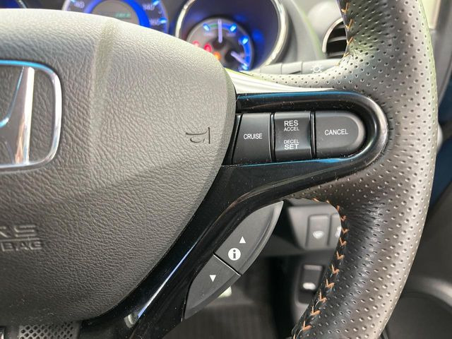 �y�N���[�Y�R���g���[���z�������H�����N���N���s�B�A�N�Z���𗣂��Ă���葬�x�ő��s���ł��A�������^�]���̕��S���y��!�����E�������ȒP�ȃX�C�b�`����Œ����ł��܂��B