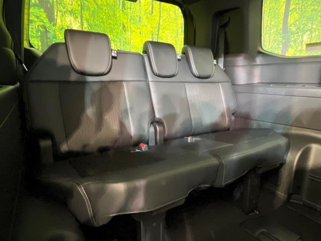 3列目シートはもちろん状態良好☆大人でもゆったりと座って頂けますので、大人数でのお出かけもラクラクです♪ご家族で、気の知れた仲間で、ドライブに行くのが楽しみですね♪