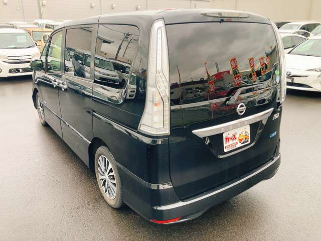 当店では軽自動車から普通車まで幅広くオールメーカーの車種・色・グレードを豊富に揃えております。