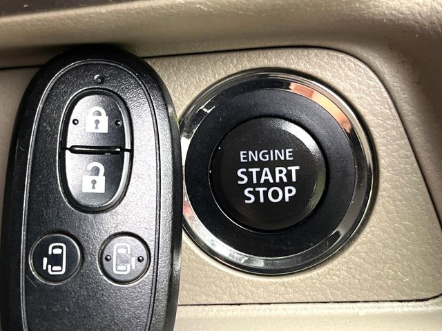 �y�L�[���X�X�^�[�g�V�X�e���z�J�o����|�P�b�g�ɓ��ꂽ�܂܂ł��h�A�̎{���E�������\�ȃX�}�[�g�L�[�𑕔��B�G���W���̃I���E�I�t�����J�M�����o���K�v����������Ƃ��Ă��֗��ł���