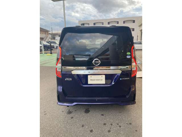 セレナ1.2 e-POWER ハイウェイスターV