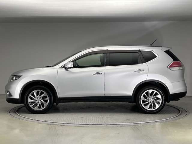 エクストレイル2.0 20Xtt エマージェンシーブレーキパッケージ