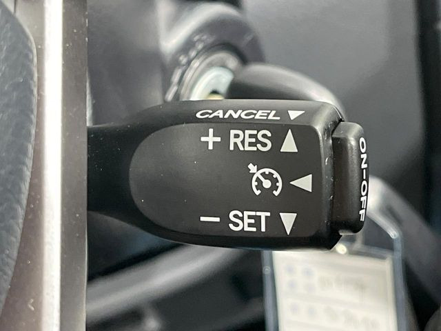 �y�N���[�Y�R���g���[���z�������H�����N���N���s�B�A�N�Z���𗣂��Ă���葬�x�ő��s���ł��A�������^�]���̕��S���y��!�����E�������ȒP�ȃX�C�b�`����Œ����ł��܂��B