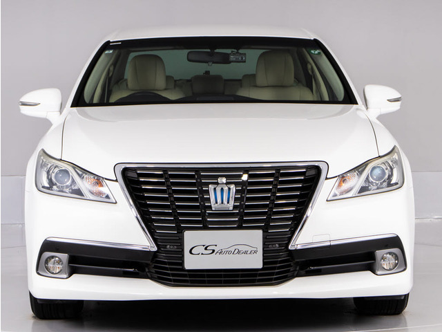 衝突軽減ブレーキシステムやアクセル踏み間違い防止機能などの安全装備も充実!