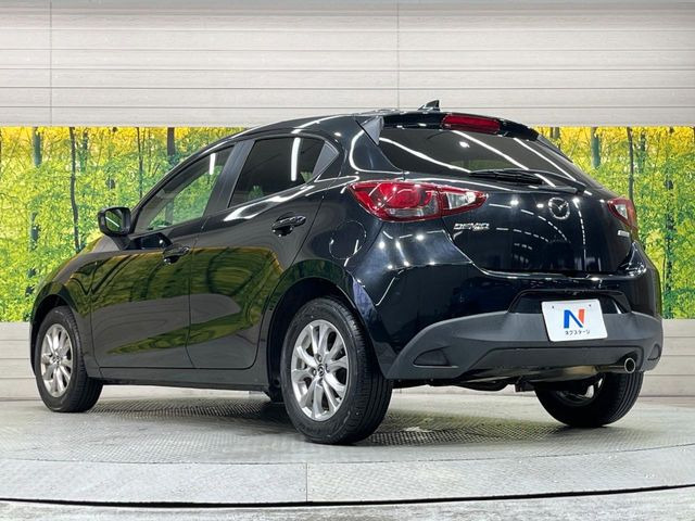 皆さまに安心してお乗りいただきたいから、当店では法定点検整備を無料で実施。(※登録済未使用車など一部対象外がございます。)