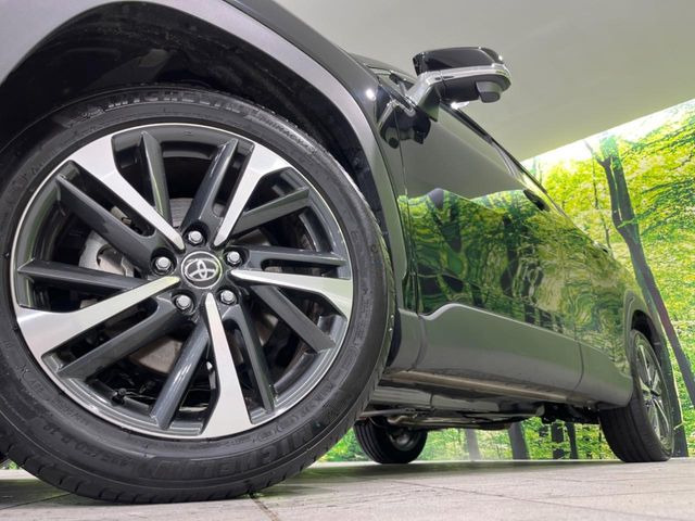 �y�O���[�h��p����18�C���`�A���~�z�C�[���z�f�U�C�����̍��������A���~�z�C�[���𑕒����Ă���܂��B�e��ЊO�A���~�z�C�[����A�X�^�b�h���X�^�C�����戵�����Ă���܂��B���񂲑��k����������