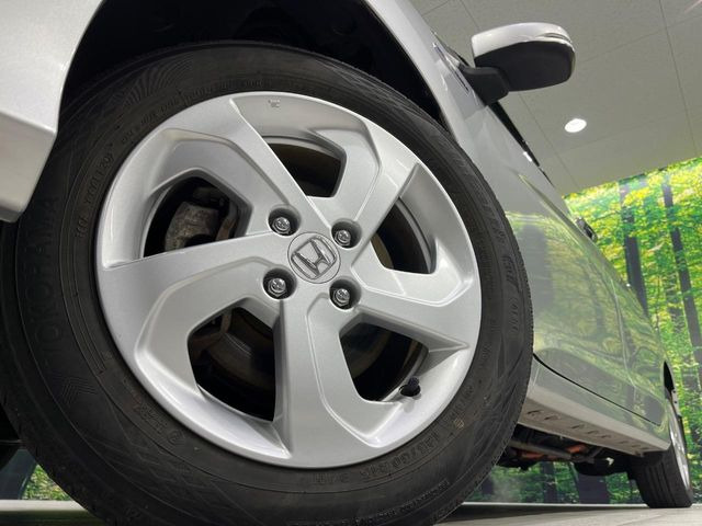 �y15�C���`�A���~�z�C�[���z�O�ςɃ}�b�`�����A���~�z�C�[���𑕒����Ă���܂��B�e��A���~�z�C�[����A�X�^�b�h���X�^�C�����戵�����Ă���܂��B���񂲑��k����������