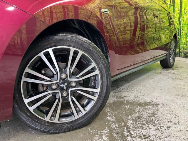 �y����15�C���`�A���~�z�C�[���z�O�ςɃ}�b�`���������A���~�z�C�[���𑕒����Ă���܂��B�e��ЊO�A���~�z�C�[����A�X�^�b�h���X�^�C�����戵�����Ă���܂��B���񂲑��k����������