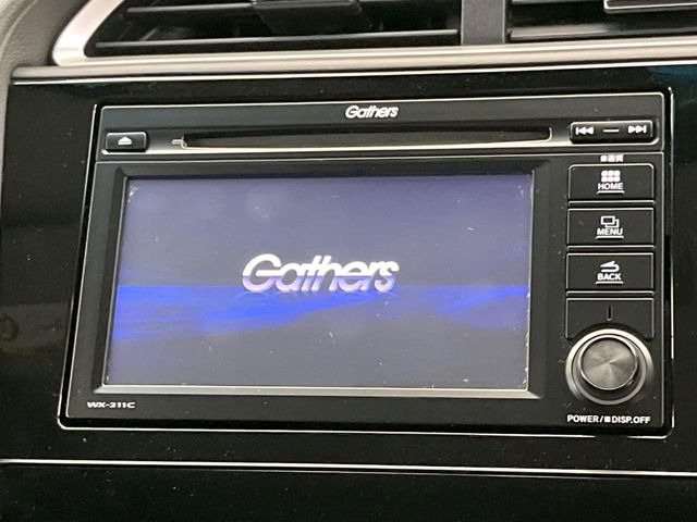 【ディスプレイオーディオ】視認性が高いディスプレイオーディオを装備♪操作性も良好で直感的なソース選択が可能です。