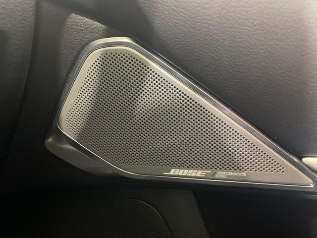 �yBOSE�T�E���h�V�X�e���z���[�J�[�I�v�V�����̍��i�ʃT�E���h�V�X�e���𓋍ځB��p�̃`���[�j���O���{���ꂽ�召�l�X�ȃX�s�[�J�[����ǎ��ȃT�E���h���t�ł��A�Տꊴ���ӂ�鉹����Ԃ����o���܂��B