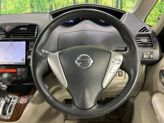 �y�����v�����X�e�A�����O�z�㎿�Ȋv���g�p���邱�ƂŁA��ɂ����������݂ƂĂ��^�]���₷���n���h���ł���