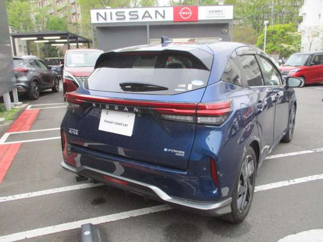 ノートオーラ1.2 G FOUR レザーエディション 4WD