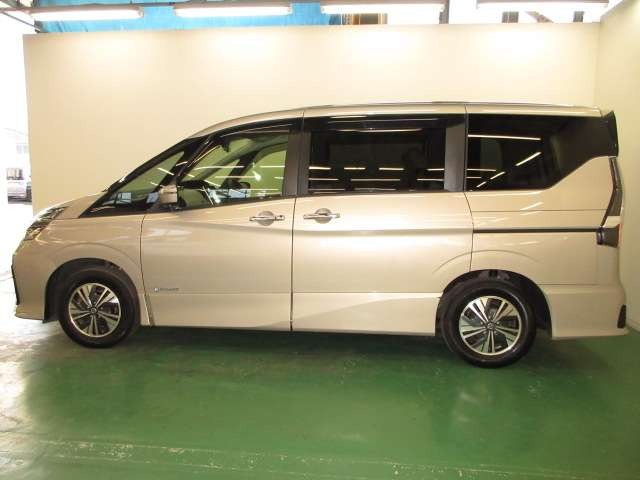 セレナ1.2 e-POWER ハイウェイスターV