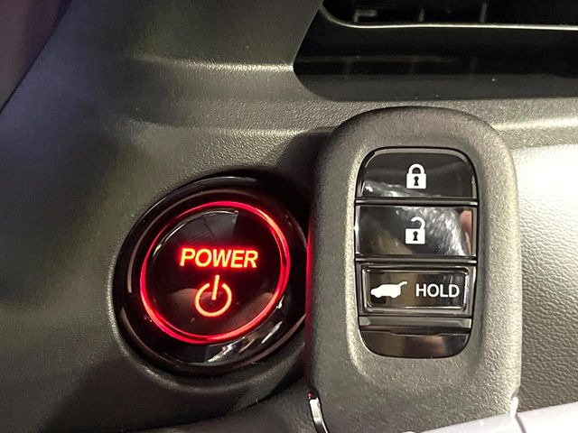 �yHonda�X�}�[�g�L�[�z�J�o����|�P�b�g�ɓ��ꂽ�܂܂ł��h�A�̎{���E�������\�ȃX�}�[�g�L�[�𑕔��B�G���W���̃I���E�I�t�����J�M�����o���K�v����������Ƃ��Ă��֗��ł���