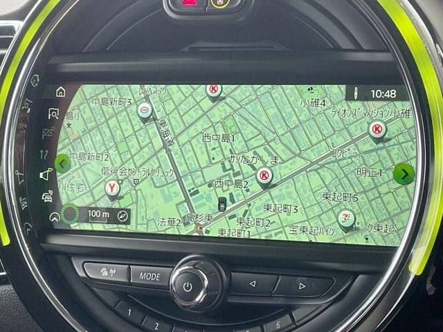 �������i�r:��̊��̂���i�r�́A����������ԓ������o���Ă���܂��BBluetooth�Đ��ȂǃI�[�f�B�I�@�\���[�����Ă���܂��̂ŁA�^�]�����y���߂܂���