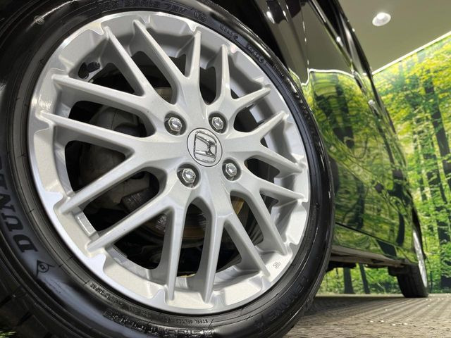 �y�O���[�h��p����15�C���`�A���~�z�C�[���z�f�U�C�����̍��������A���~�z�C�[���𑕒����Ă���܂��B�e��ЊO�A���~�z�C�[����A�X�^�b�h���X�^�C�����戵�����Ă���܂��B���񂲑��k����������