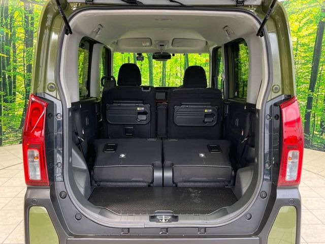 ���i�̂���������ʋ΁A���}���ɏ\���ȉ׎��X�y�[�X���m�ۂ��Ă���܂��B�Z�J���h�V�[�g��|���ƁA�傫�ȉו��̐ύڂ��\�ł���